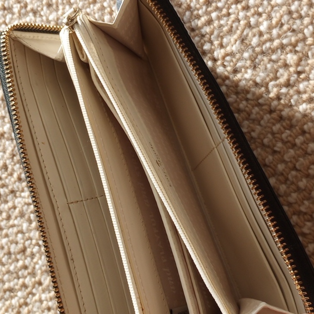 Kate Spade NY clutch wallet - Picture 6 of 9